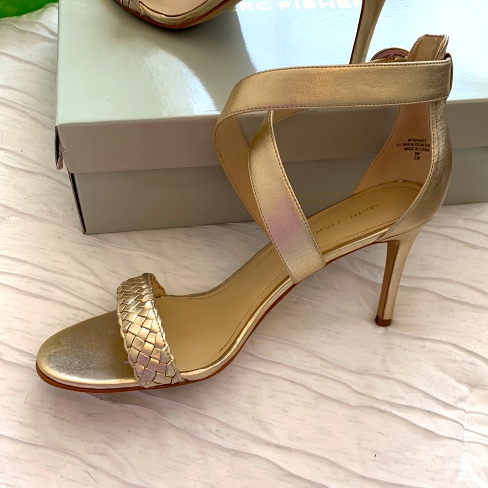 Gorgeous Marc Fisher gold heels!